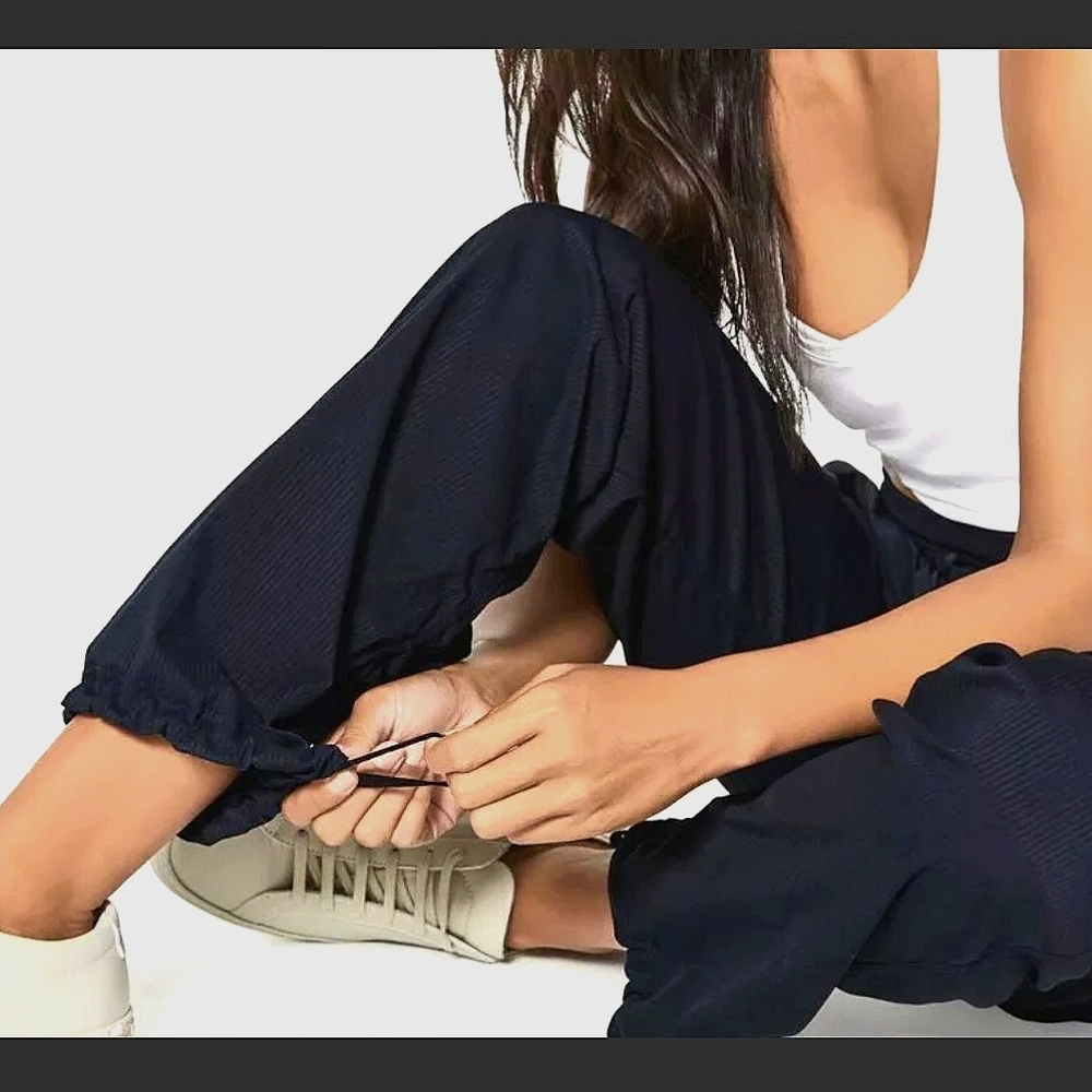 COPY - LULULEMON Dance Studio Women's Size 4 Reg